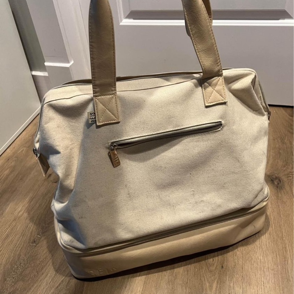 Beis Mini Weekender in Beige